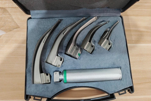 築北動物醫院-檢驗儀器-喉頭鏡